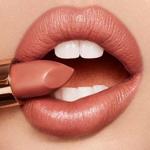 Charlotte Tilbury Lipstick>K.I.S.S.I.N.G